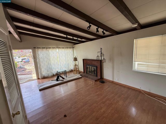1810 Acapulco Dr, San Pablo, CA 94806