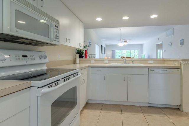 8151 MEMORY LANE 118, Rotonda West, FL 33947