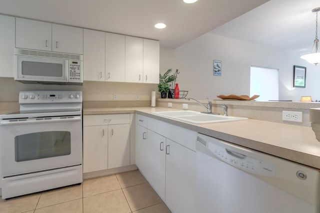 8151 MEMORY LANE 118, Rotonda West, FL 33947