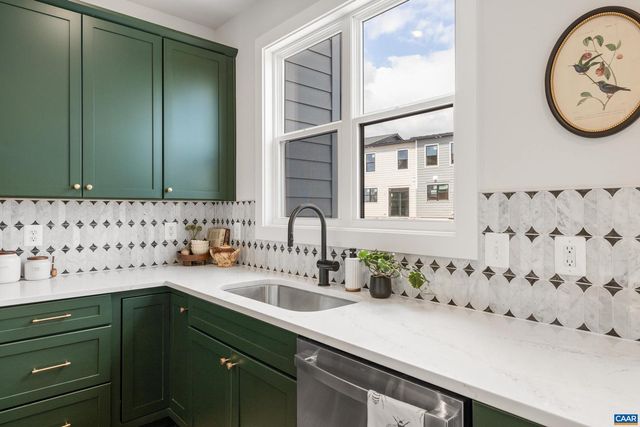 14A LARKIN AVE, Crozet, VA 22932