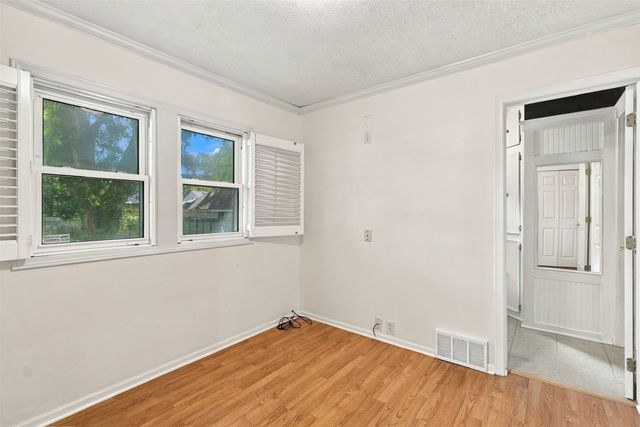 2023 37th Street, Des Moines, IA 50310