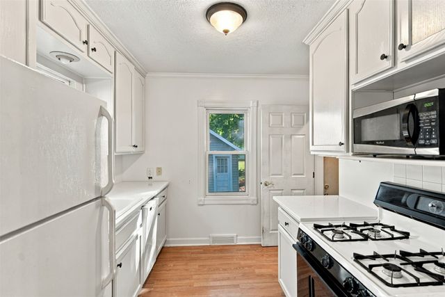2023 37th Street, Des Moines, IA 50310