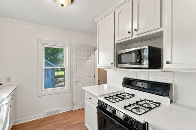 2023 37th Street, Des Moines, IA 50310