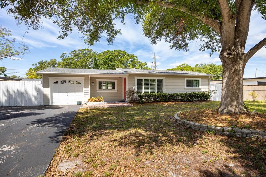 Image 1 of property listing at 7500 ORPINE DRIVE N, St Petersburg, FL 33702