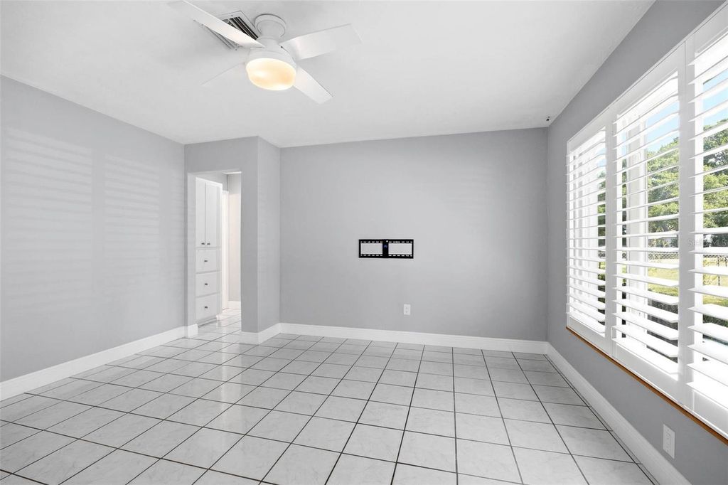 Image 2 of property listing at 7500 ORPINE DRIVE N, St Petersburg, FL 33702