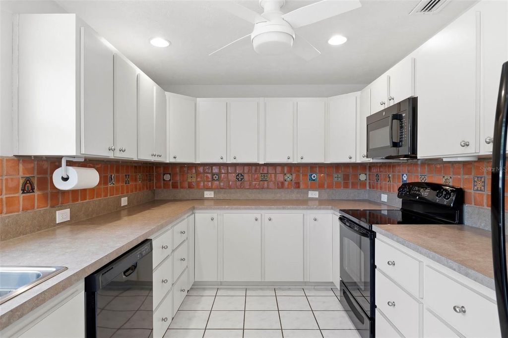 Image 16 of property listing at 7500 ORPINE DRIVE N, St Petersburg, FL 33702