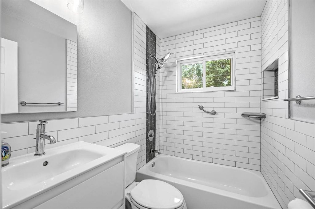 Image 3 of property listing at 7500 ORPINE DRIVE N, St Petersburg, FL 33702