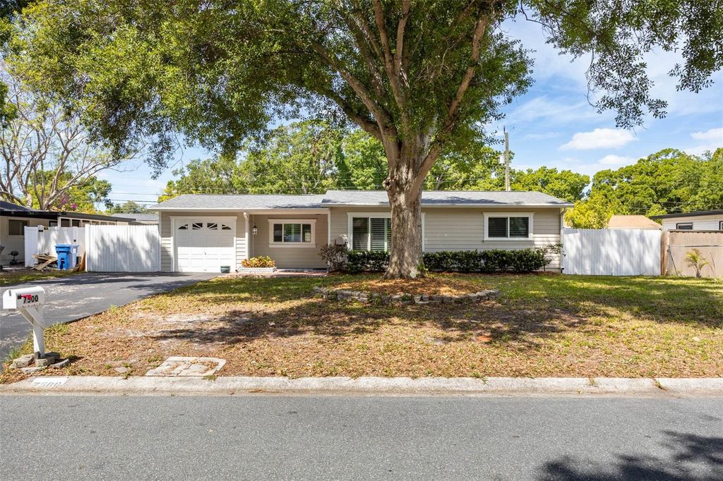 Image 25 of property listing at 7500 ORPINE DRIVE N, St Petersburg, FL 33702