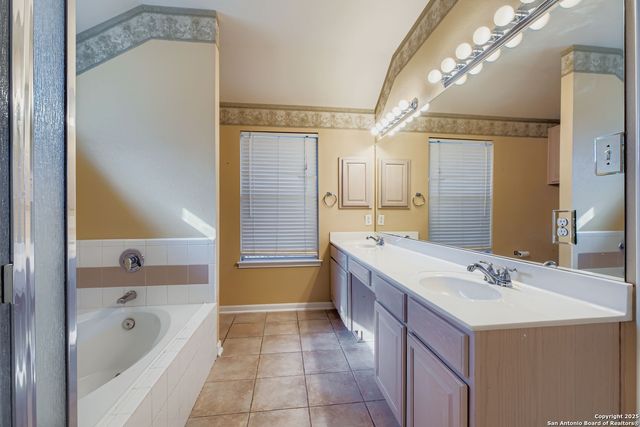 13607 Windy Creek, Helotes, TX 78023