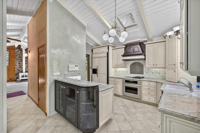 10388 Partridge Rd, Grass Valley, CA 95945