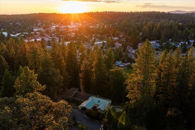 10388 Partridge Rd, Grass Valley, CA 95945
