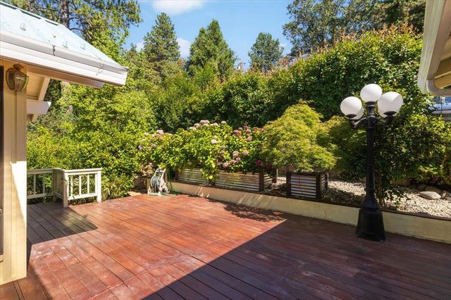 10388 Partridge Rd, Grass Valley, CA 95945