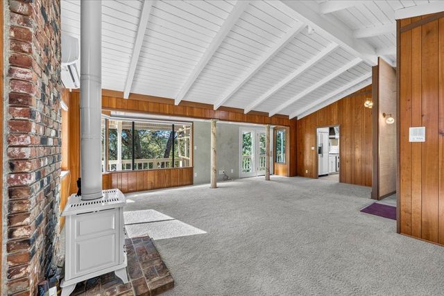 10388 Partridge Rd, Grass Valley, CA 95945