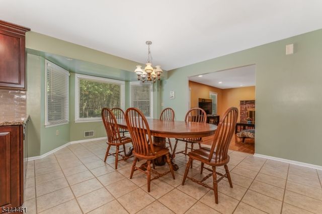 8 Kilmer Dr, Hillsborough Twp., NJ 08844