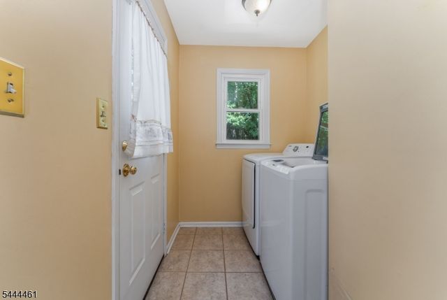 8 Kilmer Dr, Hillsborough Twp., NJ 08844