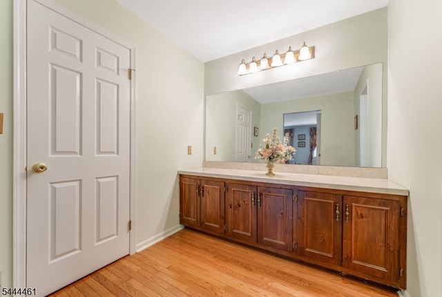 8 Kilmer Dr, Hillsborough Twp., NJ 08844