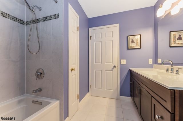 8 Kilmer Dr, Hillsborough Twp., NJ 08844