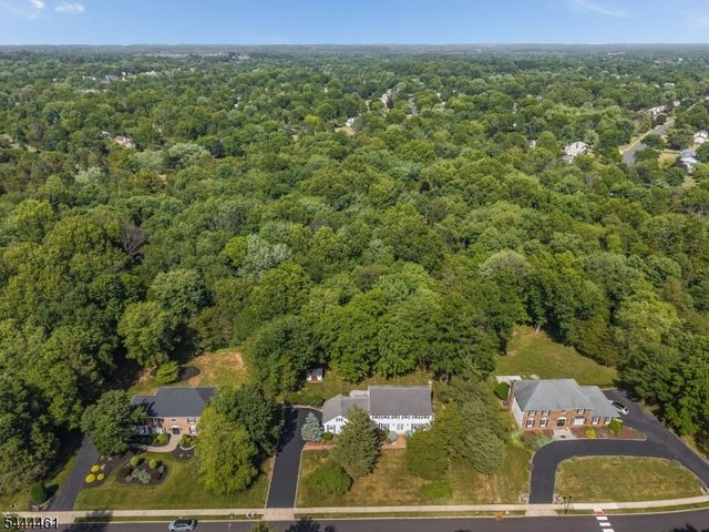 8 Kilmer Dr, Hillsborough Twp., NJ 08844