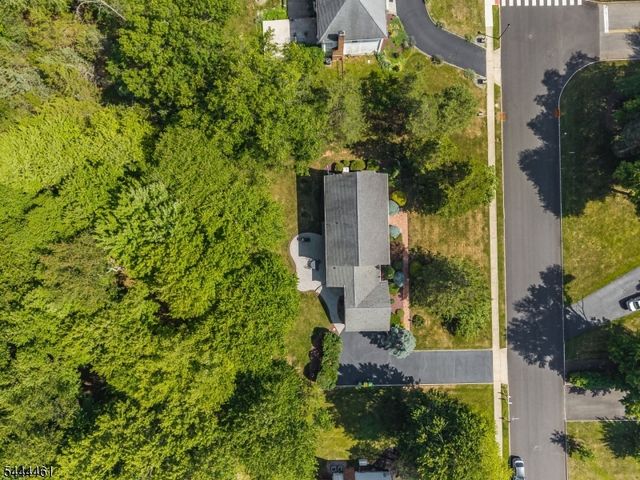 8 Kilmer Dr, Hillsborough Twp., NJ 08844
