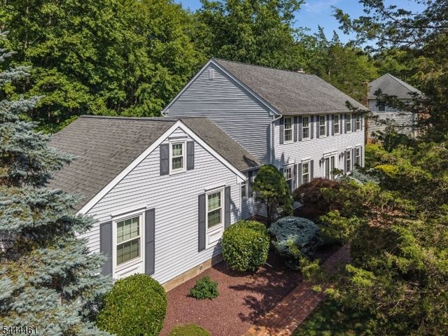 8 Kilmer Dr, Hillsborough Twp., NJ 08844