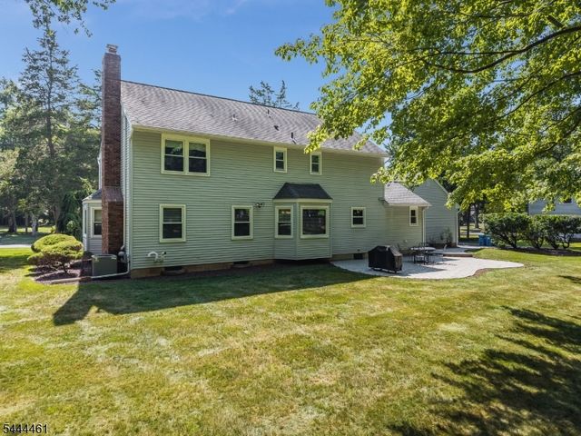 8 Kilmer Dr, Hillsborough Twp., NJ 08844