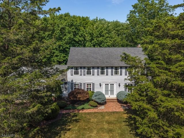 8 Kilmer Dr, Hillsborough Twp., NJ 08844
