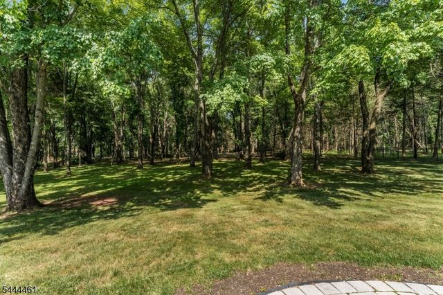 8 Kilmer Dr, Hillsborough Twp., NJ 08844