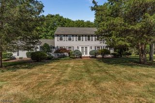8 Kilmer Dr, Hillsborough Twp., NJ 08844
