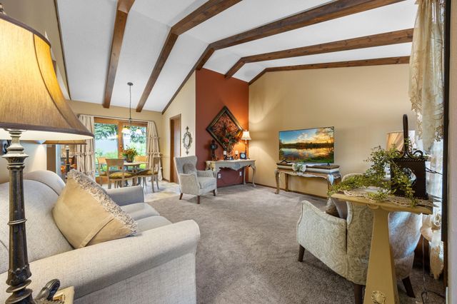 34 Somerset Drive, Waconia, MN 55387