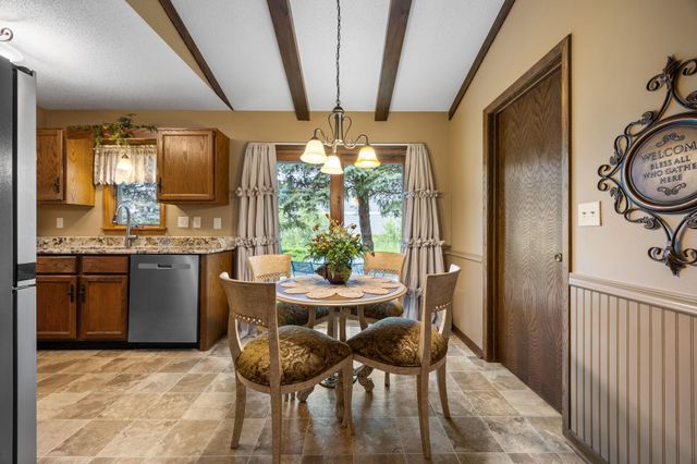 34 Somerset Drive, Waconia, MN 55387