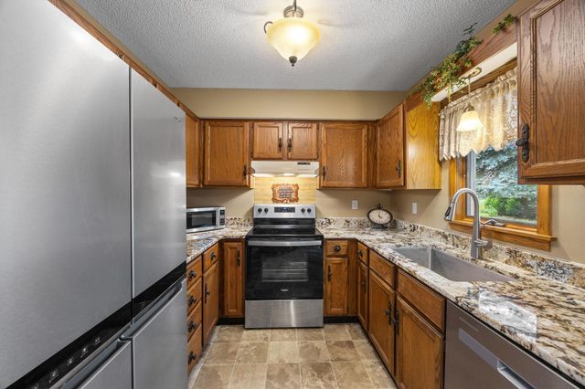 34 Somerset Drive, Waconia, MN 55387