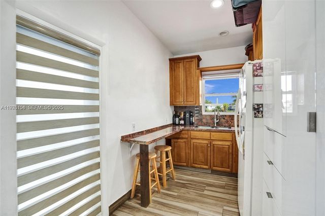 4185 SW 49th Ct, Dania Beach, FL 33314