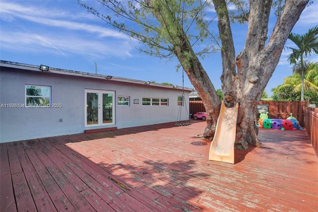 4185 SW 49th Ct, Dania Beach, FL 33314