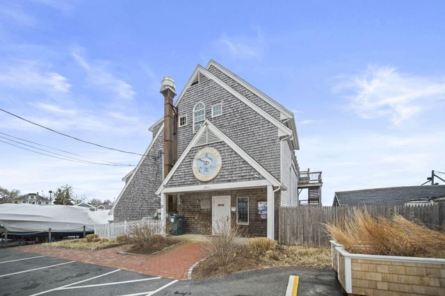 18 Winfield Lane, Osterville, MA 02655