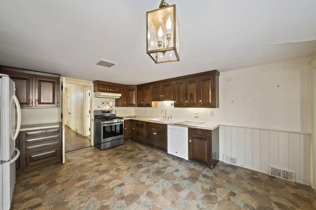 18 Winfield Lane, Osterville, MA 02655