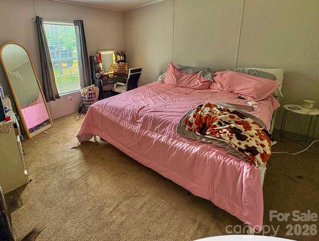 718 W Virginia Avenue, Bessemer City, NC 28016