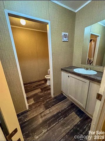 718 W Virginia Avenue, Bessemer City, NC 28016
