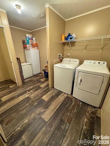 718 W Virginia Avenue, Bessemer City, NC 28016