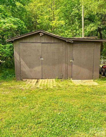 718 W Virginia Avenue, Bessemer City, NC 28016