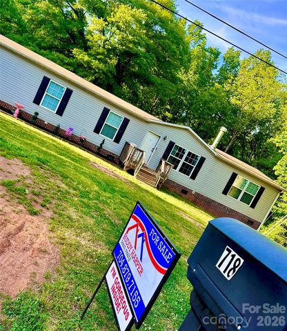 718 W Virginia Avenue, Bessemer City, NC 28016