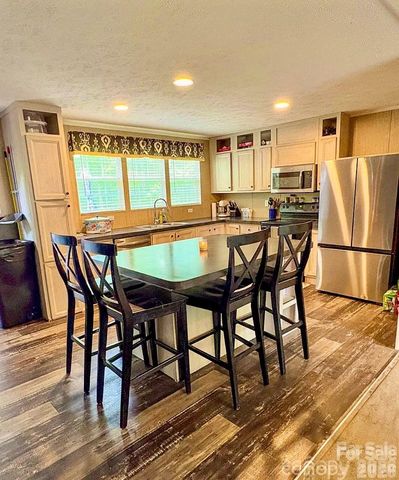 718 W Virginia Avenue, Bessemer City, NC 28016