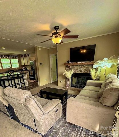 718 W Virginia Avenue, Bessemer City, NC 28016