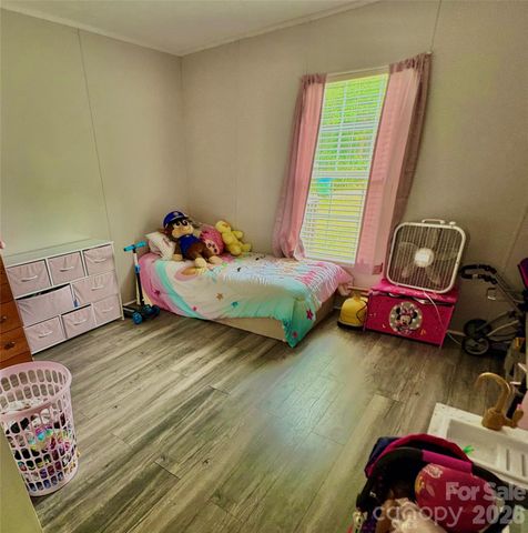 718 W Virginia Avenue, Bessemer City, NC 28016