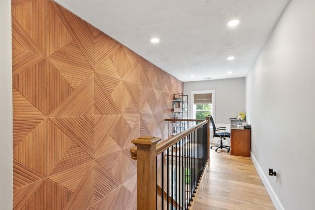 989 Pleasant St, Leominster, MA 01453