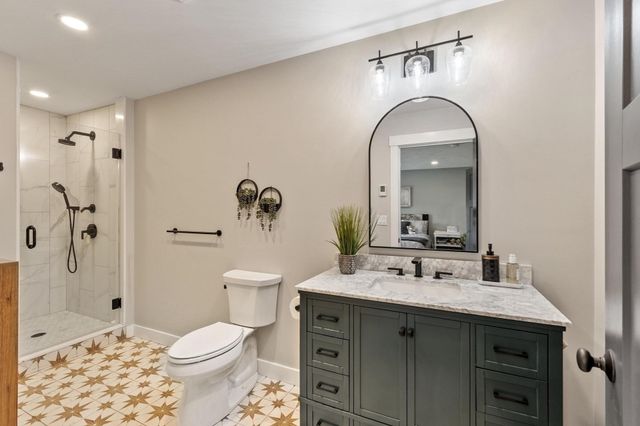 989 Pleasant St, Leominster, MA 01453