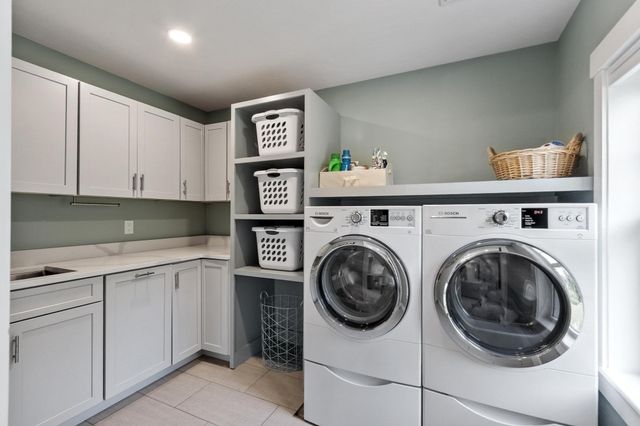 989 Pleasant St, Leominster, MA 01453