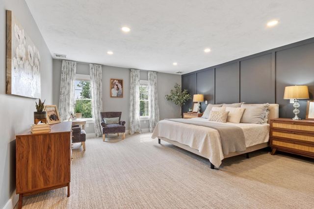989 Pleasant St, Leominster, MA 01453