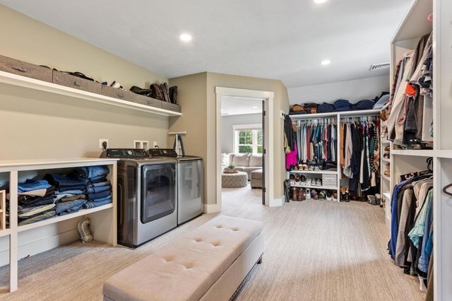 989 Pleasant St, Leominster, MA 01453