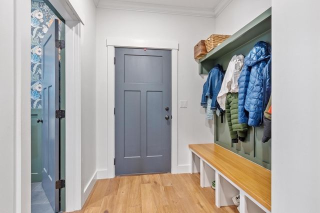 989 Pleasant St, Leominster, MA 01453