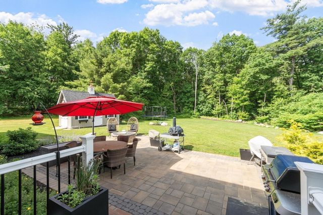 989 Pleasant St, Leominster, MA 01453